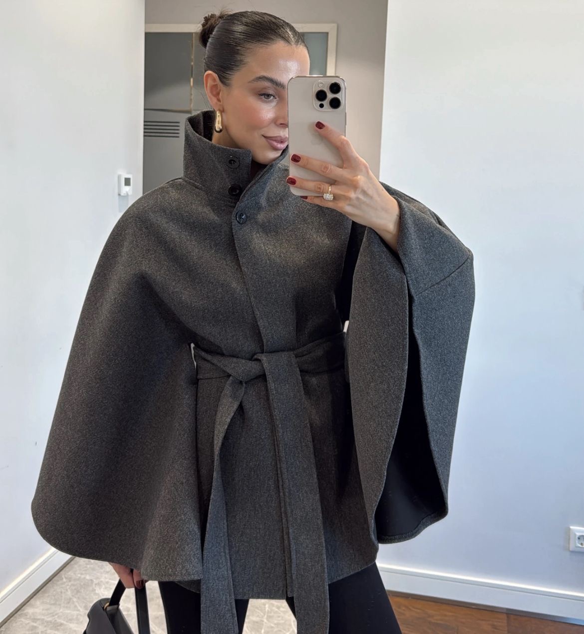 522c2ca2-40ab-4622-accd-e8f2732d3200 Belt detailed stamped poncho - Image 1