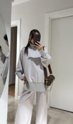 Relaxed - fit turtle neck sweater and wide-leg pants set - Image 2