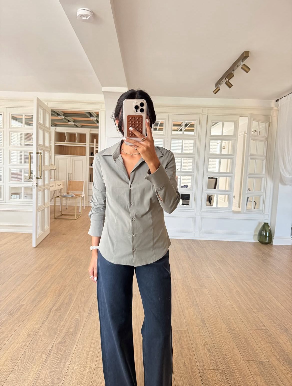 c2e3a07f-e452-49ab-99b2-3c32fe7be446 Olive green long sleeved shirt - Image 1