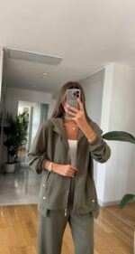 Khaki green zip up set with wide leg pants - Image 3