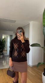Dark brown knitted cardigan - Image 3