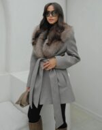 Greige coat with fur collar - Image 2