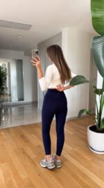 Navy blue oysho high waist lycra leggings - Image 2
