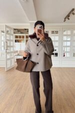 Greige jacket with fur collar - Image 2