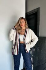 Cream knit cardigan with striped trim and front pockets - Image 3