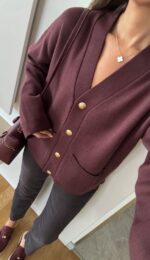 Burgundy cardigan with gold buttons and front pockets - Image 2