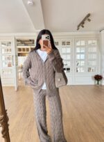 Soft cable-knit set with zip sweater and wide leg pants - Image 2