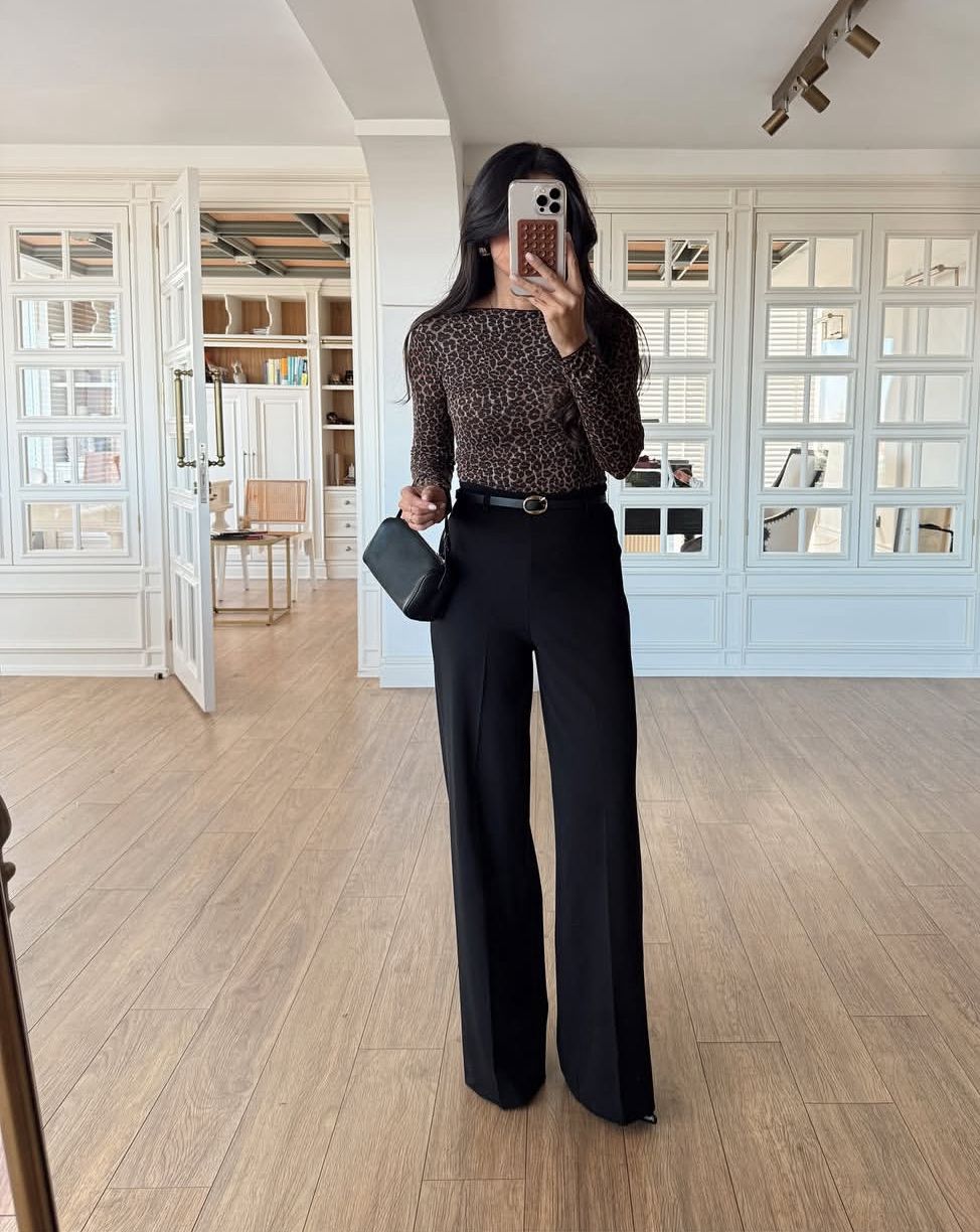 4b49e79d-105e-42d9-8c43-7b59c48a3234 Black wide leg pants - Image 1