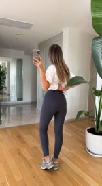 Grey oysho high waist lycra leggings - Image 3