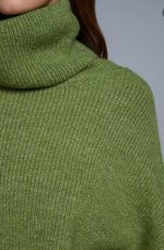 Green knit long sweater - Image 2
