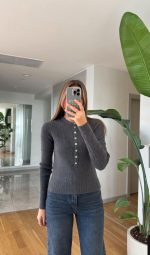 Grey knit top
