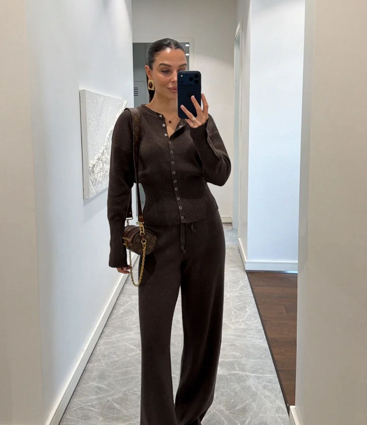 29b5158c-83a1-4c8d-9c4d-532ef7e1afde Brown soft wool set - Image 1