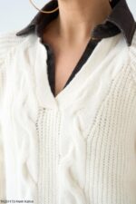 Off white sweater with brown denim collar - Image 2