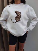 Oversized white sweatshirt with leopard cat print - Image 2