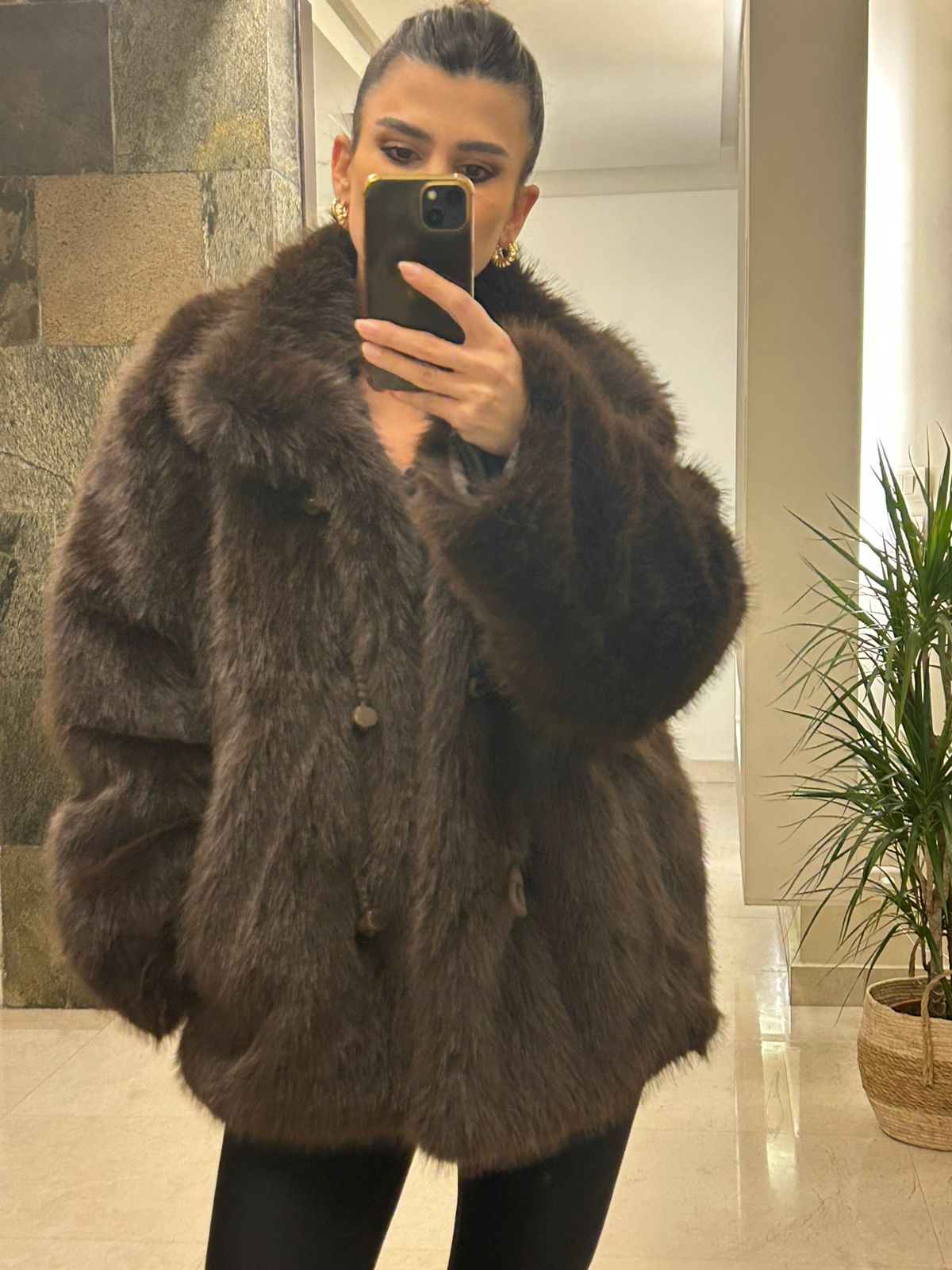 e96b2e2a-943b-46ec-9ae4-6494313985a8 Brown faux fur jacket - Image 1