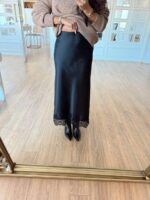 Long satin skirt with black lace - Image 2
