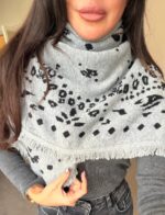 Grey wool scarf - Image 3