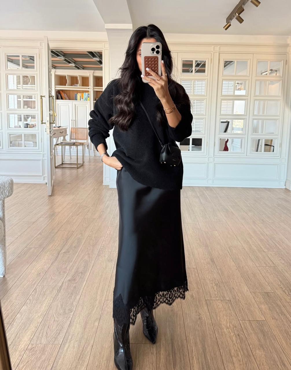 b062e179-6aa2-4e6b-a053-a984ab449c1f Long satin skirt with black lace - Image 1