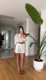 High Waist White Pleated Shorts - Image 2