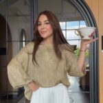 Gold Knit Sweater With Balloon Sleeves